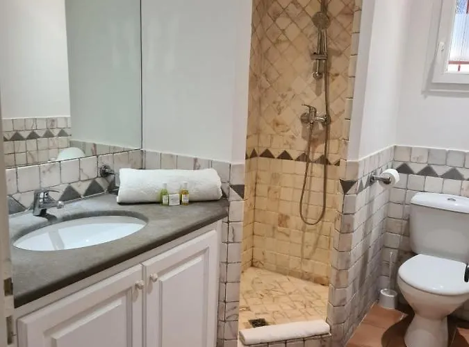 Provencale Avec Piscine Privee 빌라